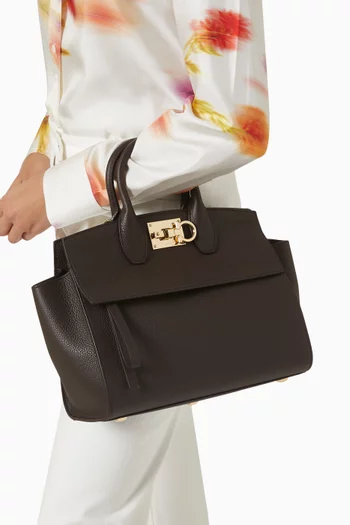 Medium Studio Soft Bag in Leather
