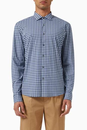 قميص بنقشة مربعات