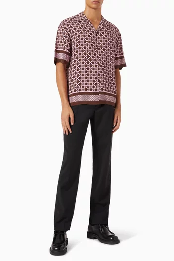 قميص بنقشة علامة زائد بشعار الماركة فيسكوز