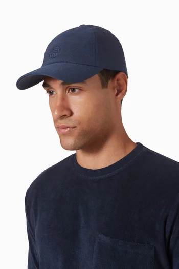 كاب بشعار الماركة قنب قطني