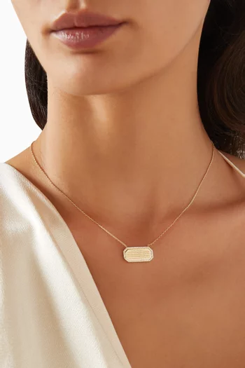 قلادة بحلية آية الكرسي مرصعة بالماس ذهب أصفر عيار 18