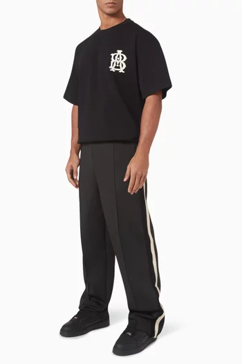 تي شيرت بأحرف الماركة قطن