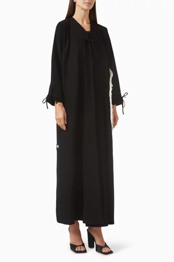 عباية مطرزة باللؤلؤ كريب