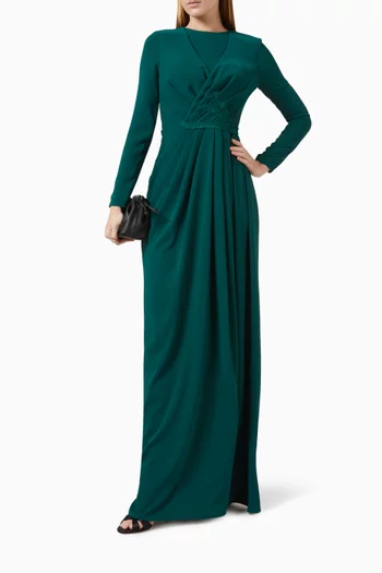 فستان طويل بخصر مزموم وتطريزات