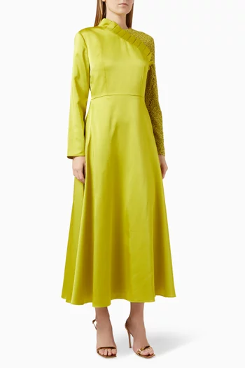 فستان طويل بكم مغاير