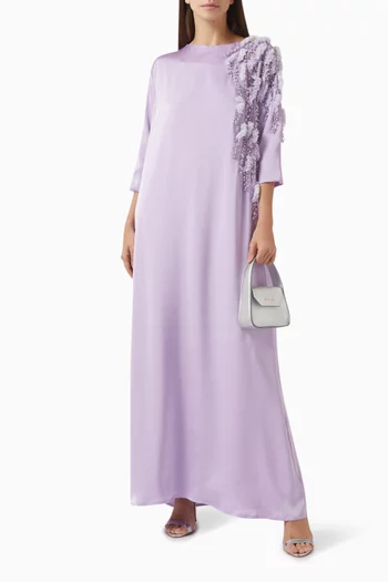 قفطان مزين بتطريزات