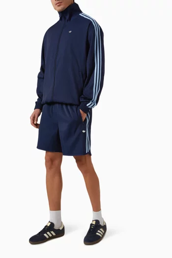 شورت بريميوم بثلاثة خطوط