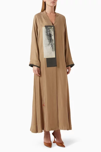 عباية مطرزة حرير