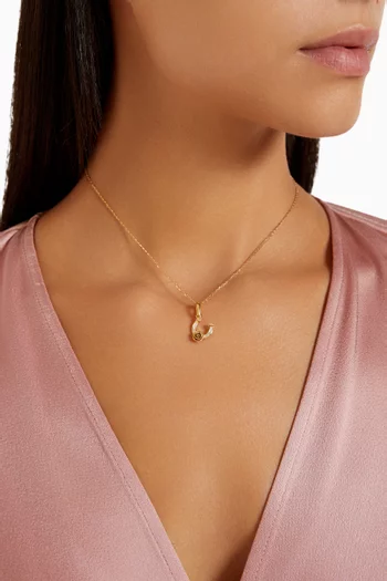 حلية بتصميم حدوة حصان مرصعة بالماس ذهب أصفر عيار 18