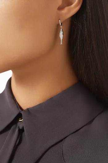 قرط منفرد هويتا مرصع بالماس ذهب أبيض عيار 18