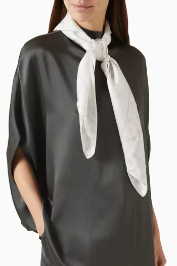 وشاح ميني كلاسيكي بتصميم مربع وطبعة ريكسي وزهور حرير