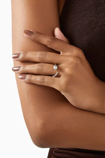 Akila Twisted Pearl Ring in 18kt White Gold
