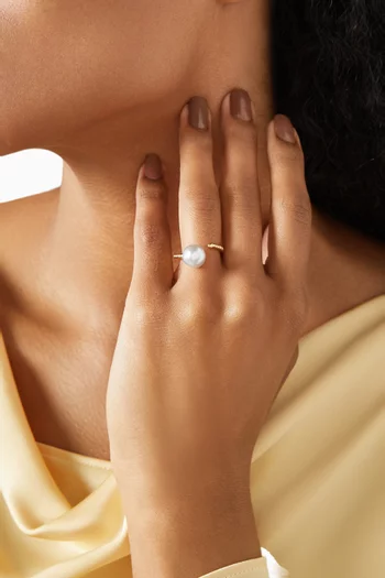 Akila Twisted Pearl Ring in 18kt Gold