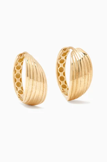 Side Swerve Huggie Earrings in 10kt Yellow Gold