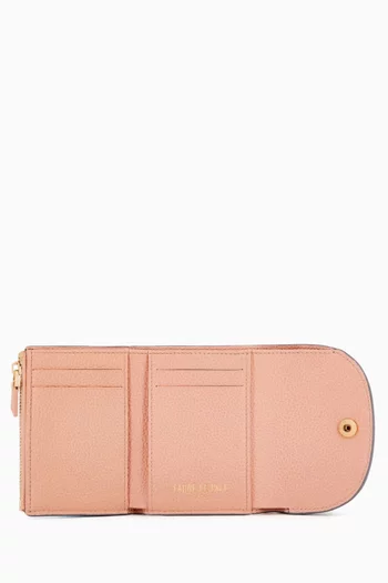 محفظة فوريفر ثلاثية الطي قنب بنقشة حراشف الأفعى