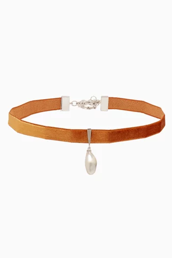 Wan Design Pearl Pendant Velvet Choker