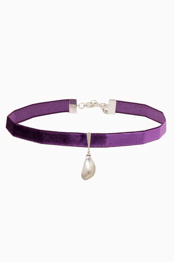 Wan Design Pearl Pendant Velvet Choker