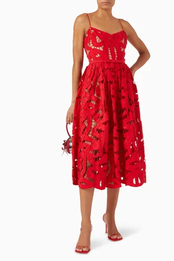 فستان متوسط الطول مزين بتطريزات بشكل عقد مزيج كتان