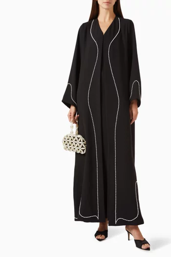 عباية مطرزة بلؤلؤ بنقشة مموجة