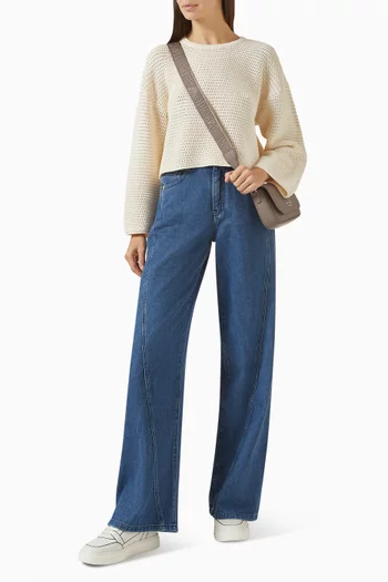 سترة بأكمام طويلة وشعار الماركة