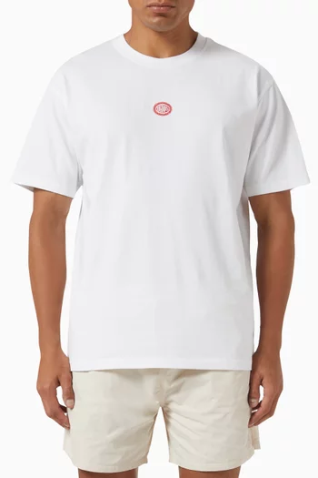 تي شيرت بتطريز سلسلة وشعار الماركة قطن