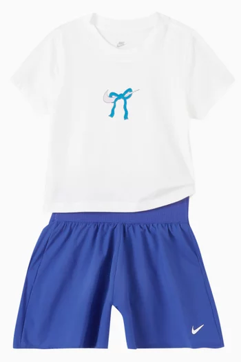 شورت بتقنية Dri-FIT