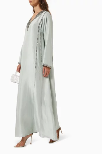 قفطان مزين بتطريزات