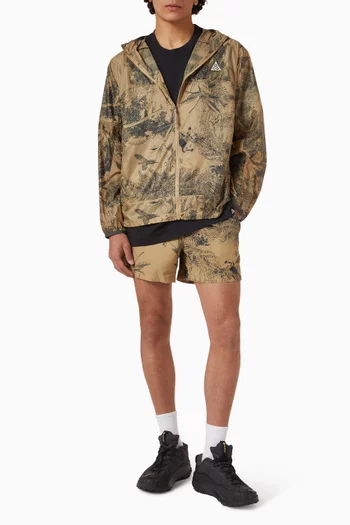 جاكيت مقاوم للماء من مجموعة ايه سي جي