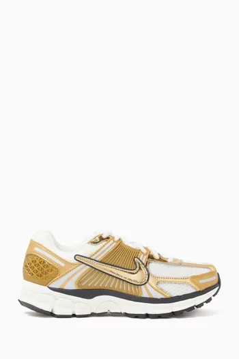 Zoom Vomero 5 Sneakers in Mesh & Leather