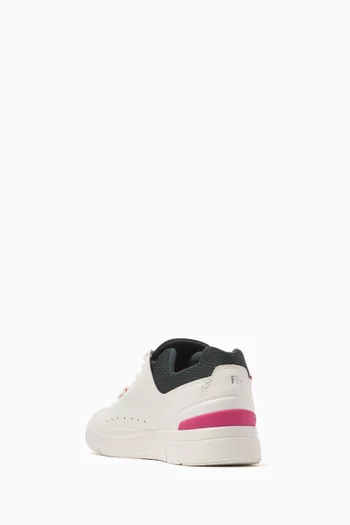 The Roger Advantage Low-top Sneakers in Faux Leather
