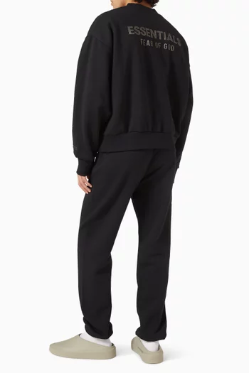 سويت شيرت بقصة كلاسيكية وفتحة رقبة مستديرة صوف