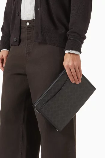 حافظة تشارتر قنب مزين بشعار الماركة