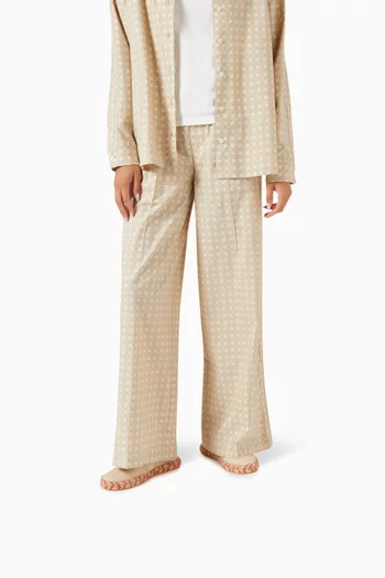 حذاء إسبادريل مطرز بشعار الماركة قنب