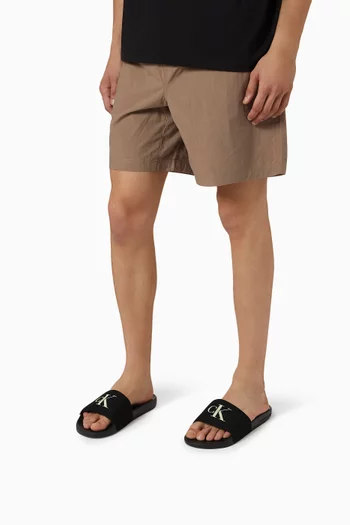 Logo Slides in Canvas