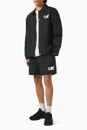 جاكيت كوتش بشعار الماركة