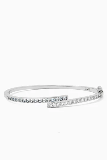 سوار بمفصلة بتصميم متداخل مرصع بأحجار زركونيا نحاس مطلي روديوم