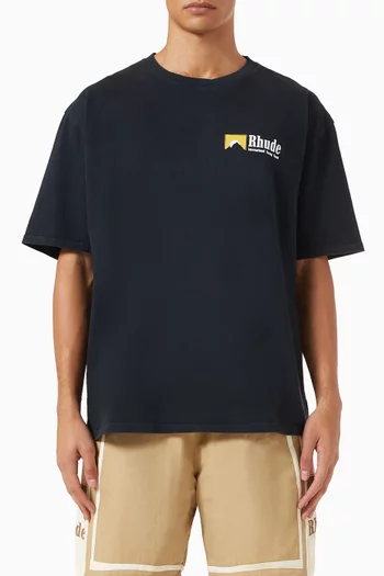 تي شيرت بطبعة International Racing وشعار الماركة قطن