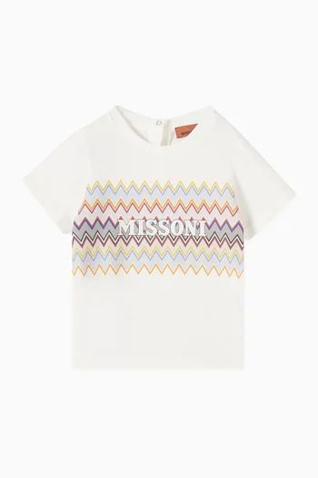 تي شيرت بطبعة شيفرون قطن