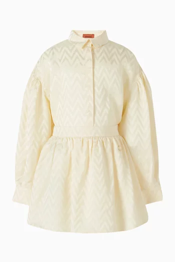 قميص بنقشة شيفرون