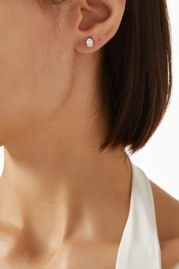 Oval Diamond Stud Earrings in 18kt White Gold