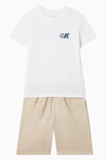 تي شيرت بشعار الماركة قطن معاد تدويره