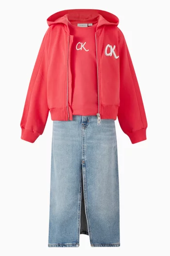 تي شيرت بفتحة رقبة مستديرة وشعار الماركة قطن