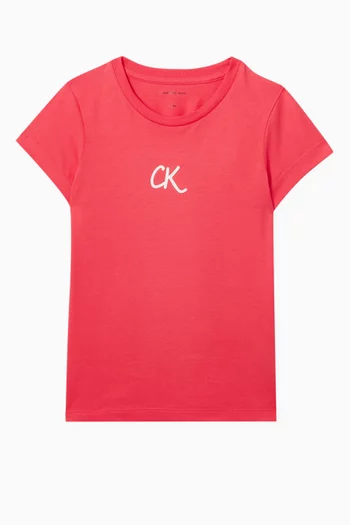 تي شيرت بفتحة رقبة مستديرة وشعار الماركة قطن