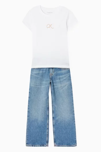 تي شيرت بفتحة رقبة مستديرة وشعار الماركة قطن