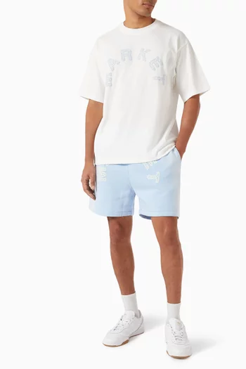 تي شيرت بطبعة مقوسة ونجوم قطن