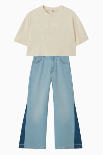 بنطال جينز بقصة واسعة