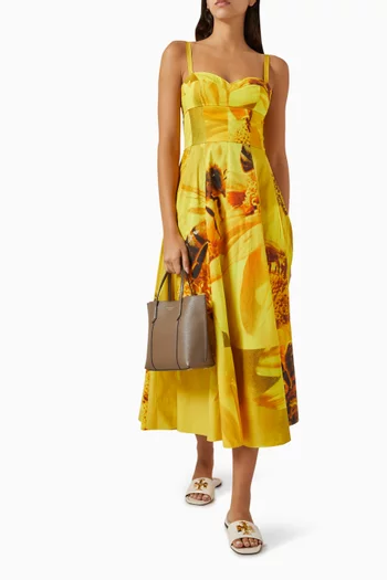 فستان بفتحة رقبة شكل قلب ونقشة قطن بوبلين