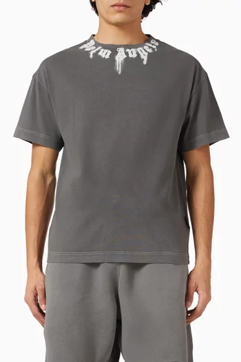 تي شيرت بطبعة شعار الماركة قطن