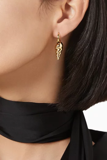 The Conch Earrings in Gold-plated Brass