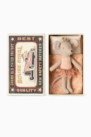 دمية ليتل سيستر بتصميم فأرة أميرة في سرير بتصميم علبة كبريت